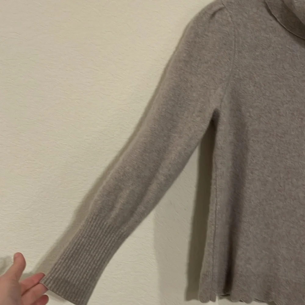White + Warren Women's Cashmere Sweater Large Statement Sleeve Quiet Luxury